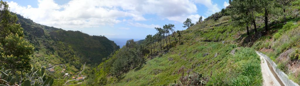 Madeira (Blick ins Tal von Tabua)